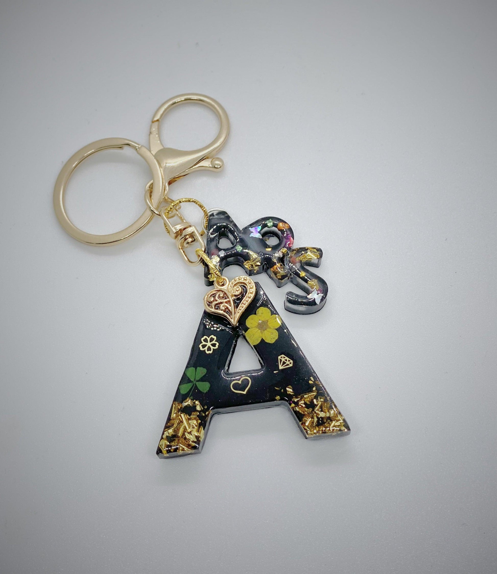 Resin Keychain Letter – anayelis.creations